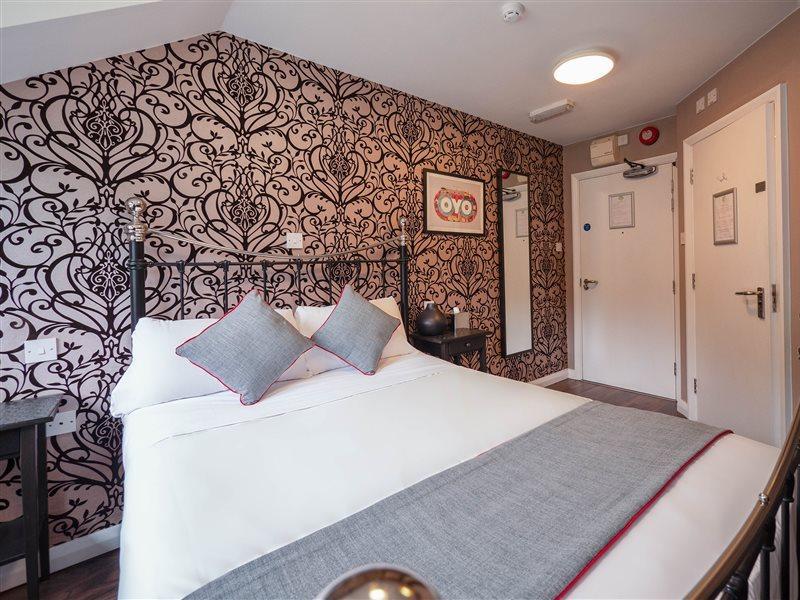 โอโย ดิ โอ๊ค แบจินตัน Bed & Breakfast Baginton  ภายนอก รูปภาพ