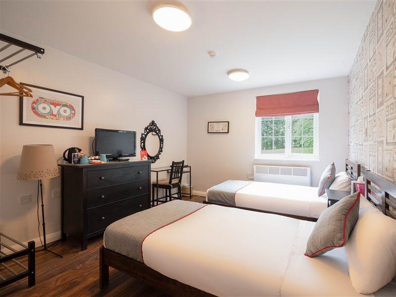 โอโย ดิ โอ๊ค แบจินตัน Bed & Breakfast Baginton  ภายนอก รูปภาพ