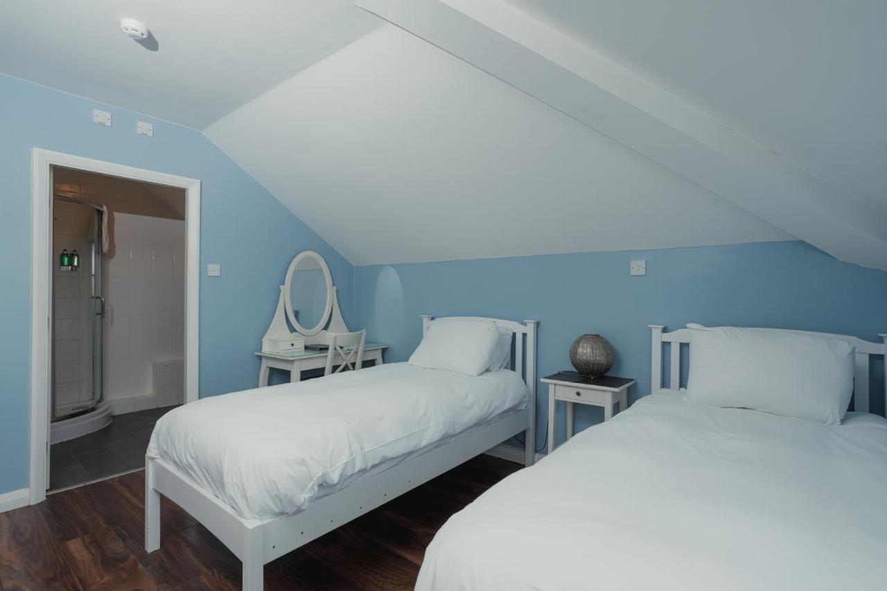 โอโย ดิ โอ๊ค แบจินตัน Bed & Breakfast Baginton  ภายนอก รูปภาพ