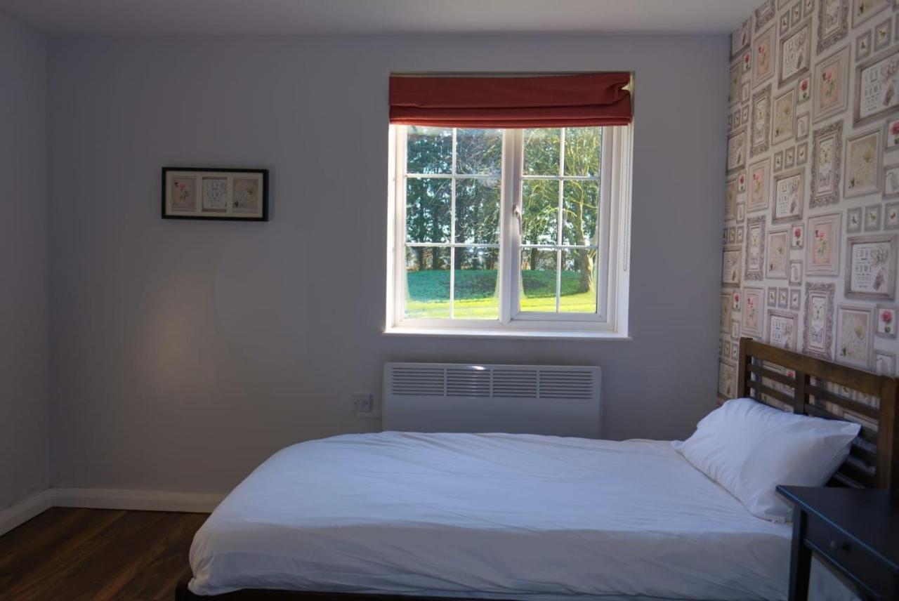 โอโย ดิ โอ๊ค แบจินตัน Bed & Breakfast Baginton  ภายนอก รูปภาพ