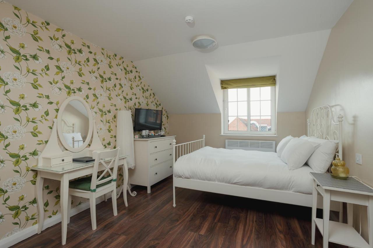 โอโย ดิ โอ๊ค แบจินตัน Bed & Breakfast Baginton  ภายนอก รูปภาพ