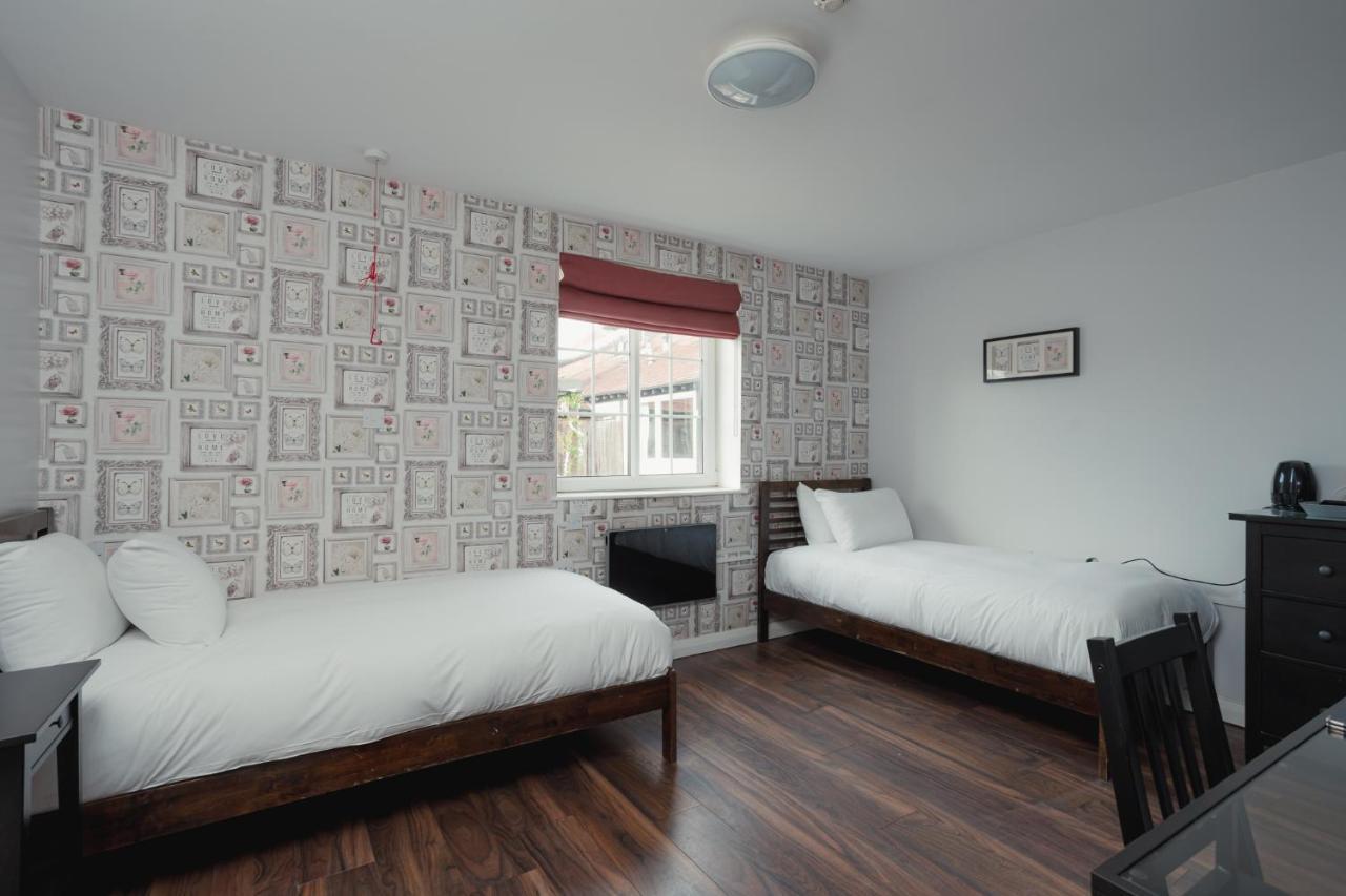 โอโย ดิ โอ๊ค แบจินตัน Bed & Breakfast Baginton  ภายนอก รูปภาพ