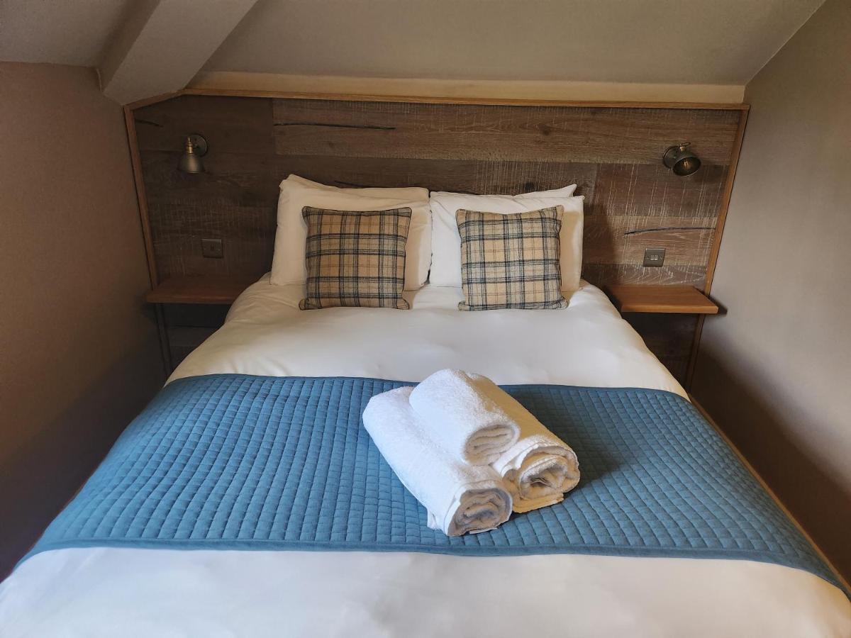 โอโย ดิ โอ๊ค แบจินตัน Bed & Breakfast Baginton  ภายนอก รูปภาพ